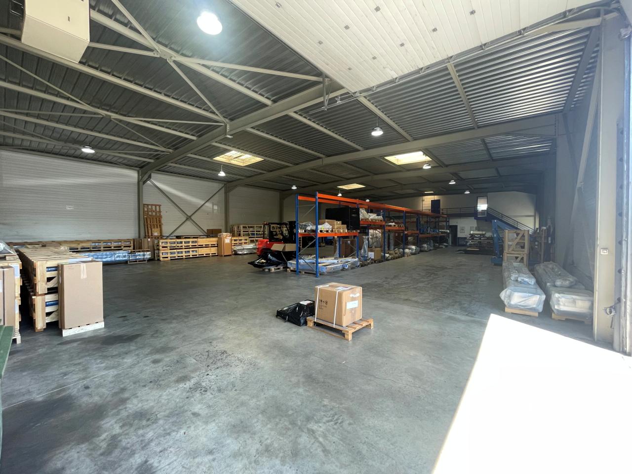 Local d'activité Houdan 850m² Vente local d'activité Houdan Yvelines OVACT2533665 2
